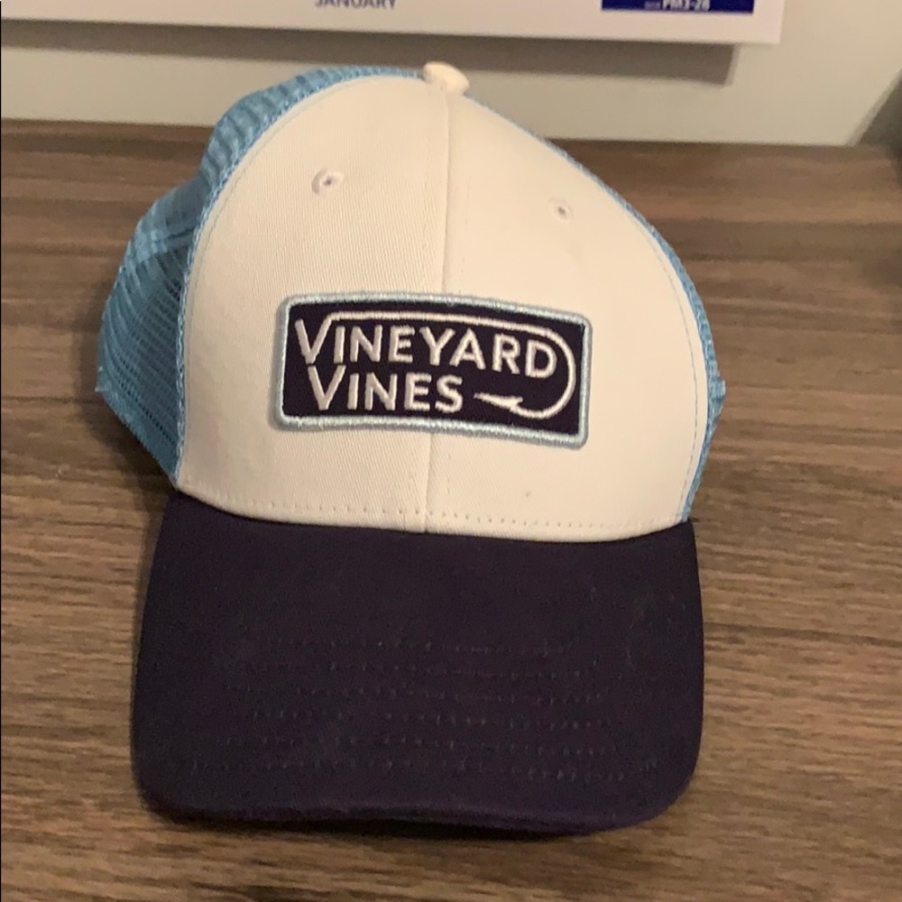 Vineyard Vines adjustable hat